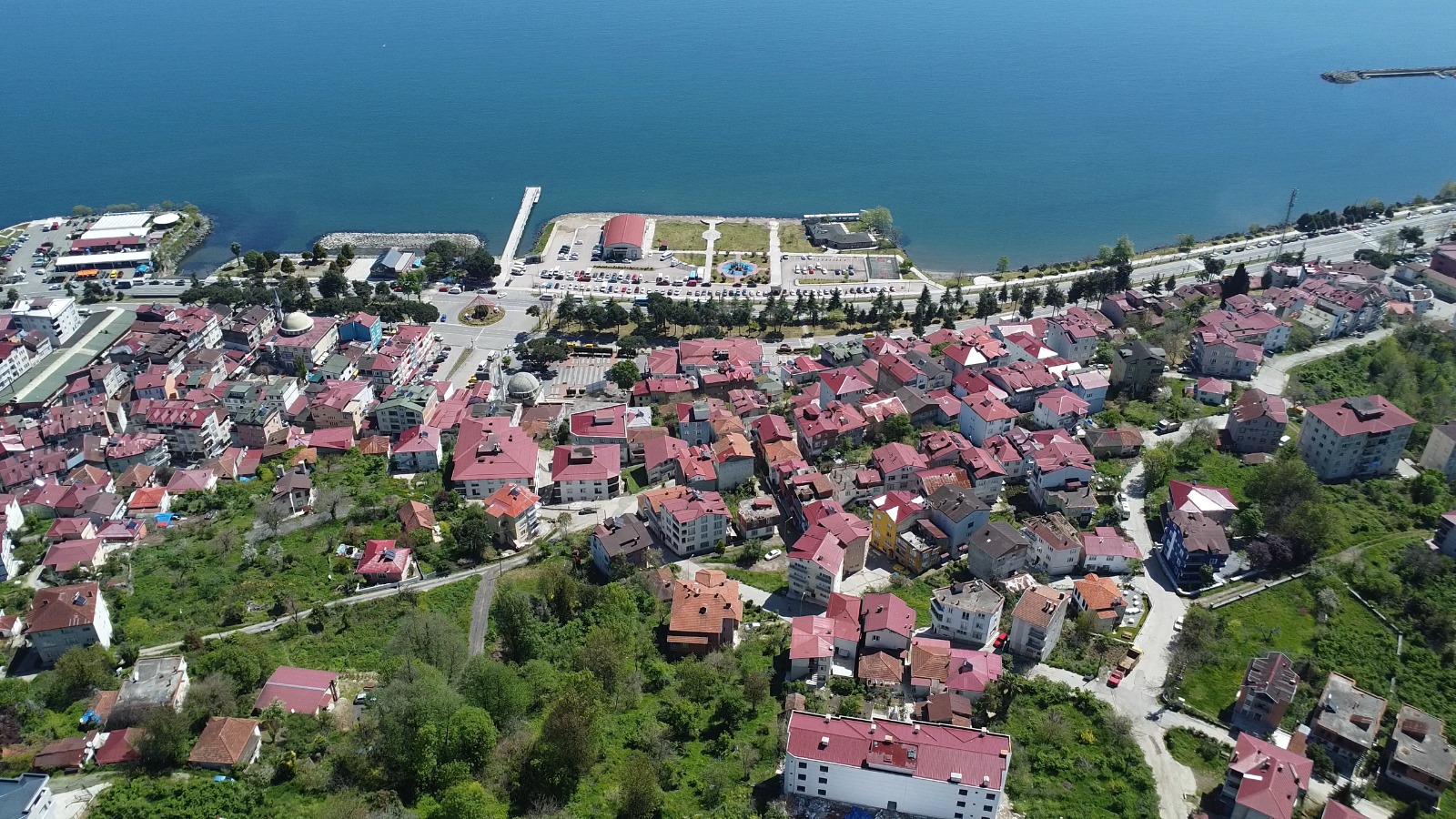 MABEL'DEN PERŞEMBE MERKEZDE PANORAMİK MANZARALI KAT KARŞILIĞI ARSA